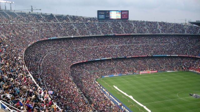Kibice wygwizdali króla, a kluby sowicie za to zapłacą. W sumie ponad 80 tysięcy euro muszą wyłożyć FC Barcelona oraz Athletic Bilbao za reakcję swoich fanów na obecność Filipa VI.