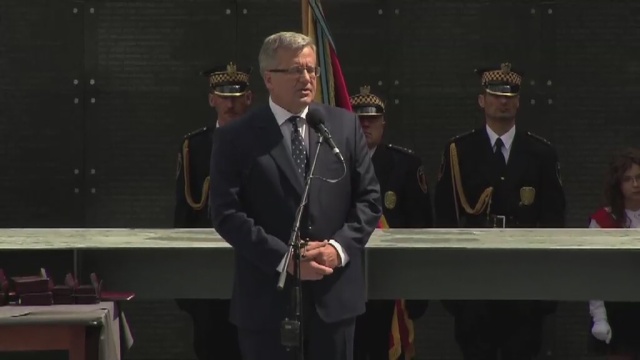 Ponad 30 Powstańców odznaczył w czwartek Bronisław Komorowski. W sobotę przypada 71. rocznica wybuchu Powstania Warszawskiego.