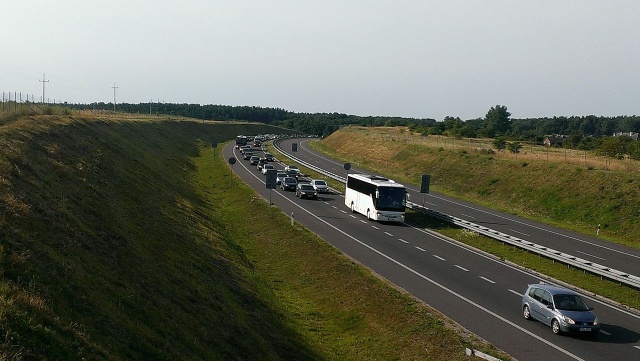 Ruch na drodze nr 3 w kierunku nadmorskich miejscowości był w niedzielę mniejszy niż można się było spodziewać i na co wskazywała słoneczna pogoda.