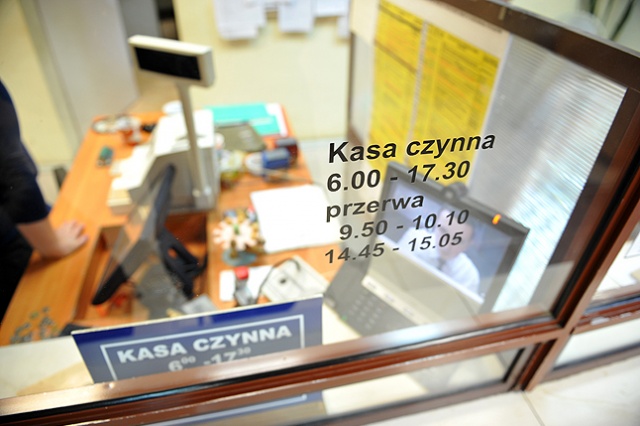 Przeciętna polska rodzina płaci osiem rachunków miesięcznie.