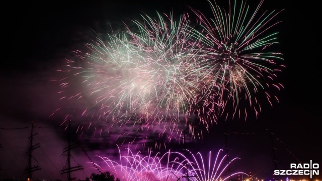 Międzynarodowy Festiwal Sztucznych Ogni rozpocznie się w piątek o godzinie 20. Podczas dwóch dni pokazów w niebo nad Wałami Chrobrego w Szczecinie zespoły pirotechniczne wystrzelą ponad cztery tony fajerwerków. Ale atrakcji na weekend jest dużo więcej.