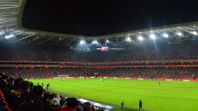 Takiego wyniku nie spodziewał się nikt. Naszpikowana gwiazdami Barcelona, choć w osłabionym i zmienionym składzie, poległa na wyjeździe Athletic Bilbao 4:0 w pierwszym meczu o Superpuchar Hiszpanii.
