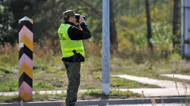 Już prawie trzy tysiące nielegalnych imigrantów zatrzymali w tym roku pogranicznicy - alarmuje Rzeczpospolita. To o prawie tysiąc więcej niż w tym samym okresie ubiegłego roku.