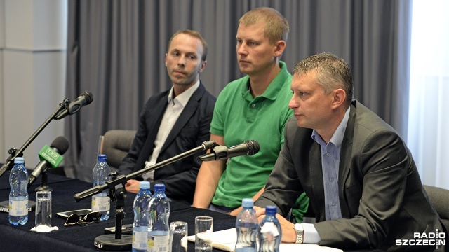 12 koszykarzy będzie liczyć kadra King Wilków Morskich Szczecin w rozgrywkach o mistrzostwo Polski. Z poprzedniego sezonu pozostało tylko trzech zawodników. To Maciej Majcherek, Paweł Kikowski i Serb Uros Nikolić.