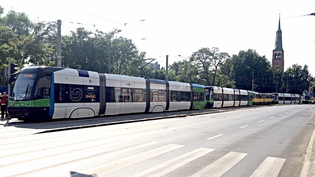 Zepsuta dziesiątka blokował przez 20 minut przejazd przez Bramę Porową w centrum Szczecina.