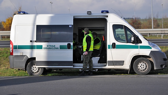 Już prawie trzy tysiące nielegalnych imigrantów zatrzymali w tym roku pogranicznicy - alarmuje Rzeczpospolita. To o prawie tysiąc więcej niż w tym samym okresie ubiegłego roku.