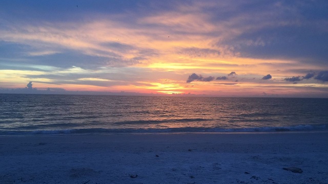Amerykańska Floryda przeżywa prawdziwe oblężenie. Jeszcze nigdy tak wielu turystów nie odwiedziło tego bardzo popularnego do wypoczynku regionu USA.