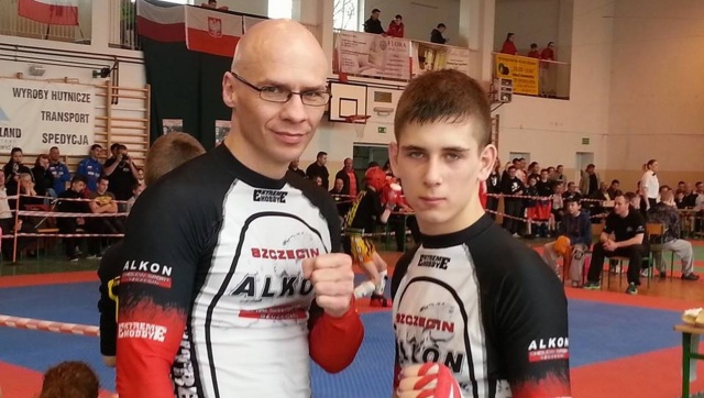 Kickbokser klubu Cholew-Sport Police, Sebastian Samiła, zdobył dwa medale w Mistrzostwach Europy Kadetów i Juniorów w kickboxingu, które w piątek zakończyły się w hiszpańskim San Sebastian.