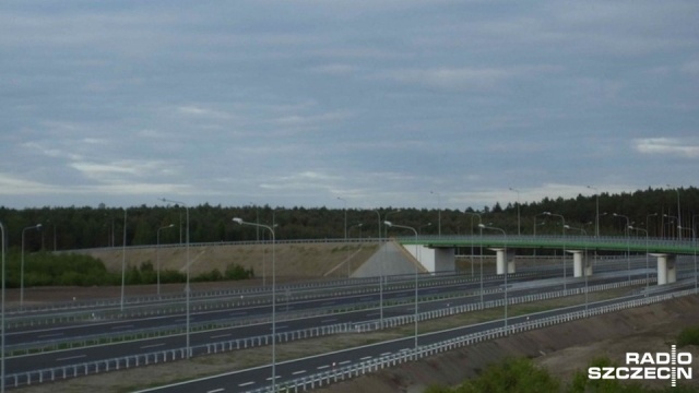 Znamy już oferty firm, które chcą wykonać obwodnicę Wałcza. W siedzibie oddziału Generalnej Dyrekcji Dróg Krajowych i Autostrad w Krakowie w piątek otwarto koperty w ogłoszonym wcześniej przetargu.
