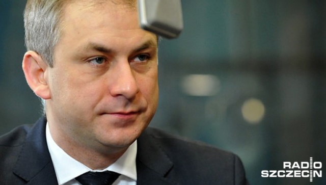 To zły zwyczaj wśród polityków, że tak radykalnie zmieniają poglądy - mówi poseł Prawa i Sprawiedliwości Leszek Dobrzyński. W ten sposób skomentował fakt, że Grzegorz Napieralski - kiedyś przewodniczący Sojuszu Lewicy Demokratycznej - startuje do Senatu z Platformy Obywatelskiej.