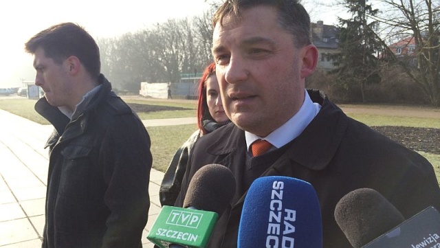 W ugrupowaniu antysystemowym zmiany na listach to rzecz naturalna - komentuje nowa jedynka na liście Ruchu Kukiz03915 w okręgu szczecińskim Sylwester Chruszcz.