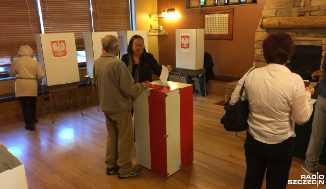 W referendum wezmą udziału również nasi rodacy zamieszkali za granicą. Ze względu na różnicę czasową, już w sobotę plebiscyt zostanie przeprowadzony wśród amerykańskiej Polonii.