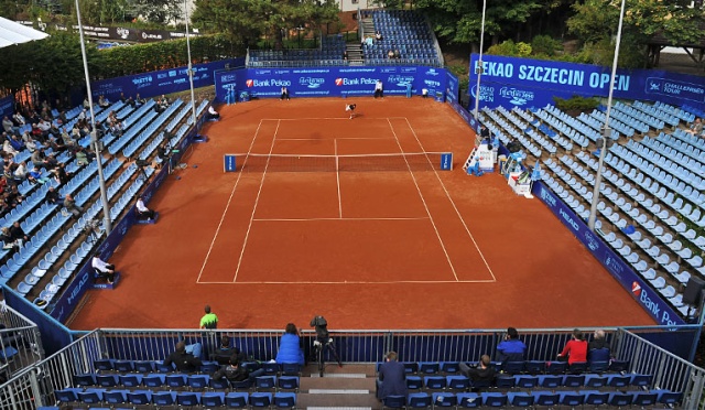 Nawet dziewięciu Polskich tenisistów może wystąpić w pierwszej rundzie tenisowego turnieju Pekao Szczecin Open. Do finału eliminacji awansowało po sobotnich pojedynkach czterech biało-czerwonych.