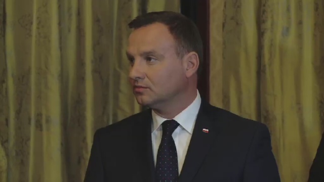 Nie mam odwagi powiedzieć dzisiaj: wracajcie do kraju - mówił na spotkaniu z Polakami w Wielkiej Brytanii prezydent Andrzej Duda.