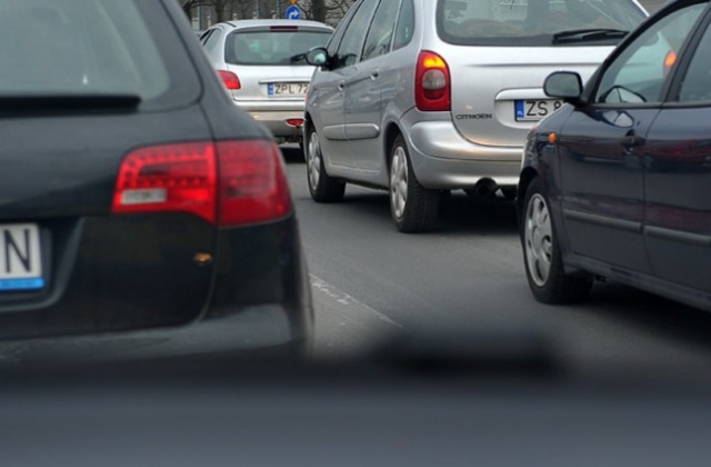 Ważna informacja dla kierowców jadących na lewobrzeże Szczecina. Można jechać wygrodzonymi pasami ruchu na ul. Zwierzynieckiej, Struga, Hangarowej, Eskadrowej i Gdańskiej.