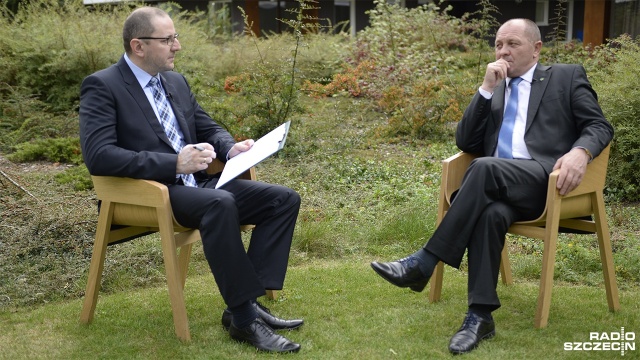 Urzędnicy ślą pisma, bo jest kampania wyborcza - tak prośby wicewojewody z PSL o sprawdzenie, jak działa monitoring suszy w regionie skwitował w Radiu Szczecin minister rolnictwa Marek Sawicki.