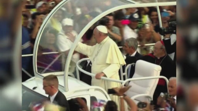 Papież Franciszek w Hawanie. Odprawił mszę i spotkał się z Fidelem Castro [WIDEO]