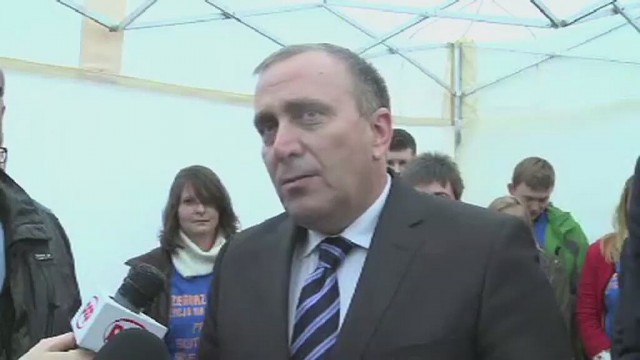 To konsekwencja serii kontrowersyjnych wypowiedzi Siergieja Andriejewa, które padły w jednym z wywiadów w tvn24. Ambasador stwierdził między innymi, ze Polska była współwinna wybuchu II wojny światowej.