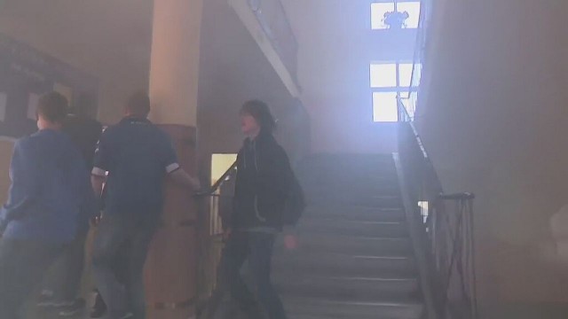 Uczennice wciąż w szpitalu po ćwiczeniach ratowniczych w szkole [WIDEO]