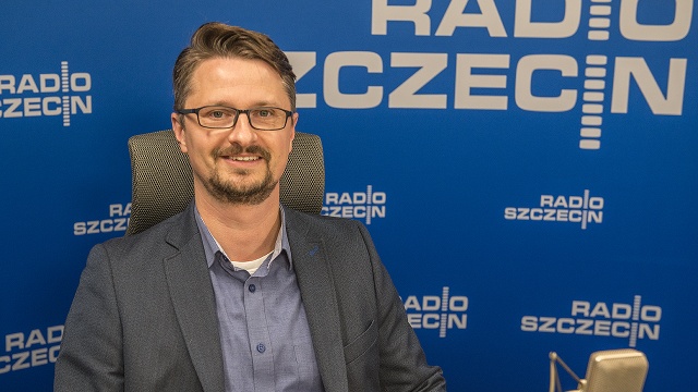 Wariatami nazwał polityków PiS szef Twojego Ruchu w okręgu szczecińskim Marcin Sampławski. Jak uzasadnił, co innego mówią, a co innego robią.