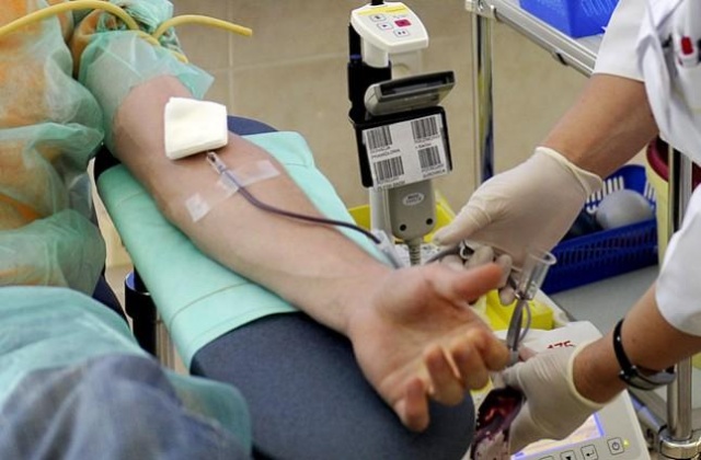 Znajomi i przyjaciele proszą o oddawanie krwi dla 22-letniego Alana Stężyckiego chorego na białaczkę. Chłopak walczy o życie w szpitalu przy ul. Unii Lubelskiej w Szczecinie.