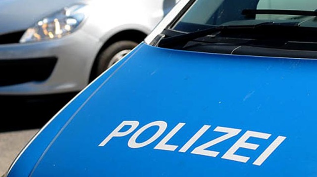 Kilkadziesiąt osób uczestniczyło w bójce w ośrodku dla uchodźców w Hamburgu. Pięciu mężczyzn - prawdopodobnie z Afganistanu i Pakistanu - zostało rannych - informuje Rzeczpospolita.