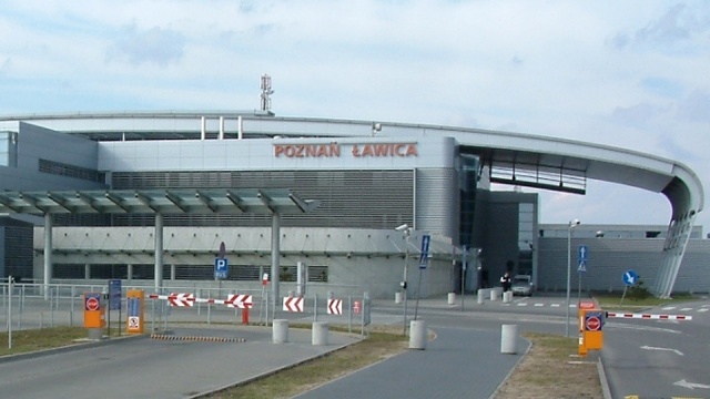 Port przez ostatnie trzy tygodnie przechodził remont - wymieniana była droga startowa.