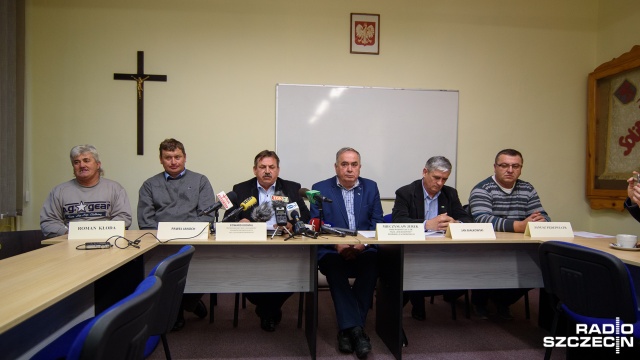 Zachodniopomorska Solidarność zadeklarowała pomoc dla zatrzymanych tydzień temu rolników spod Pyrzyc, podejrzanych o ustawianie przetargów na ziemię od Agencji Nieruchomości Rolnych.