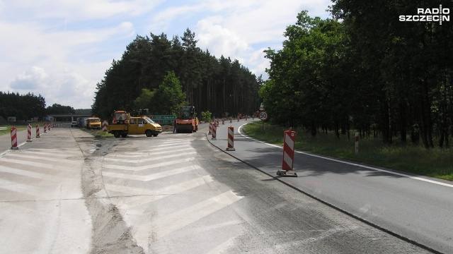 Kłopoty z przejazdem przez Węzeł Rzęśnica mają od czwartku podróżujący w kierunku Świnoujścia. Rozpoczął się tam remont nawierzchni. Zamknięty jest jeden pas jezdni.