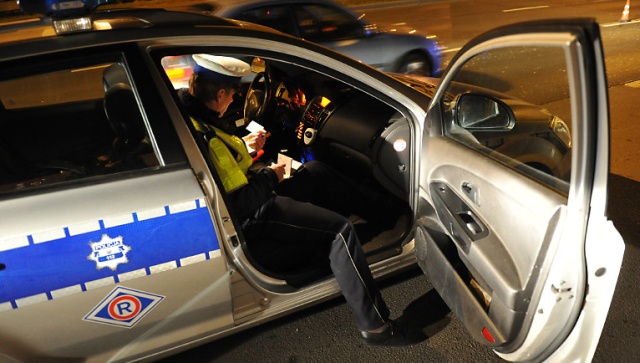 Znalazł się 7-letni chłopiec, którego w nocy z soboty na niedzielę poszukiwali policjanci w Karlinie. Sprawę zgłosiła policji - po godz. 22 - matka dziecka.