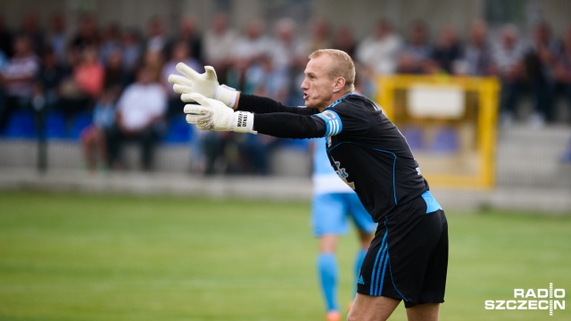 Piłkarze Błękitnych Stargard Szczeciński przegrali w Częstochowie z Rakowem 1:3 w 14 kolejce rozgrywek o mistrzostwo II ligi.