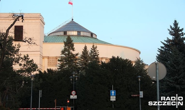 Zwolnieni przez wyborców żegnają się z Sejmem. Renata Zaremba, Ewa Żmuda-Trzebiatowska, Zofia Ławrynowicz, Konstanty Oświęcimski i Arkadiusz Litwiński nie zdobyli mandatu poselskiego.