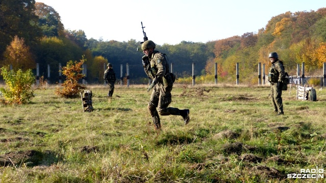 Zaczęło się od szturmu na opanowany przez terrorystów budynek. Chwilę później ruszyło natarcie na otwartej przestrzeni. W finale - zasadzka w lesie.