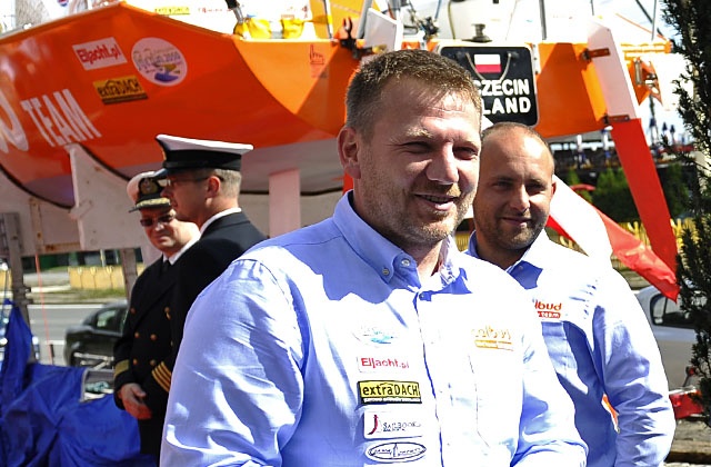 Radek Kowalczyk wraca w sobotę na Atlantyk. Rozpoczyna się drugi etap ekstremalnie trudnych regat samotników Mini Transat.