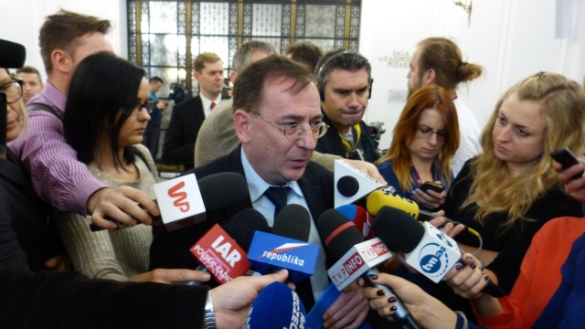 Szefowie służb specjalnych chcą odejść - informuje tvn24. Nieoficjalnie mówi się, że to w związku z nominacją Mariusza Kamińskiego na koordynatora specsłużb.