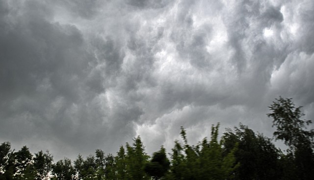 Silny wiatr nadciąga nad region