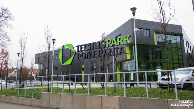 W Szczecinie rozpoczął się Światowy Tydzień Przedsiębiorczości. W programie jest 40 bezpłatnych szkoleń, warsztatów i indywidualnych spotkań z zakresu biznesu. Szkolenia są darmowe, a prowadzą je praktycy biznesu. Uczestnicy spotkań nie dowiedzą się, jaki biznes założyć i czy przyniesie im pieniądze. To muszą wyczuć sami.