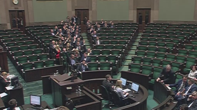 Sejm przyjął w czwartek nowelizację ustawy o Trybunale Konstytucyjnym. Głosowało 268 posłów. Nie było głosów sprzeciwu.