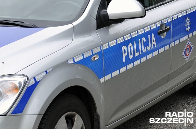 Uciekał przed policją, a samochód prowadził mimo sądowego zakazu. Najprawdopodobniej był też pod wpływem narkotyków. Pościg za 20 - latkiem z Węgorzyna zakończył się po 20 kilometrach.