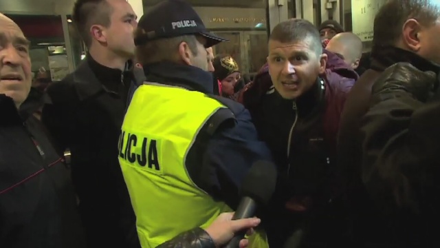W sobotę w Teatrze Polskim we Wrocławiu odbyła się premiera sztuki Śmierć i dziewczyna. Na scenie mieli pojawić się aktorzy pornograficzni.