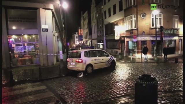 Strzelanina i zatrzymania w Brukseli. W nocy z niedzieli na poniedziałek, podczas operacji antyterrorystycznej w stolicy Belgii, policjanci zatrzymali 16 osób.