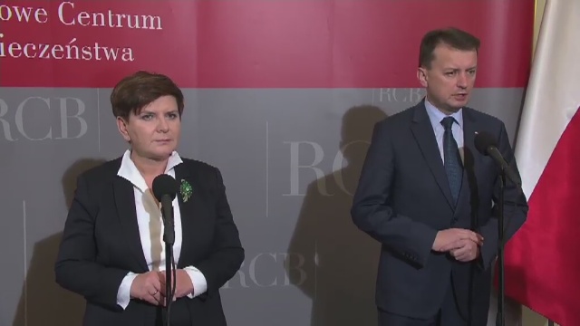 Polsce nie grożą ataki terrorystyczne - poinformowała premier Beata Szydło po spotkaniu z szefami służb mundurowych.