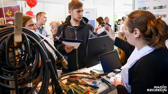 Jak ubrać się na rozmowę kwalifikacyjną i od czego zacząć, żeby dostać wymarzoną pracę Między innymi tego mogą się dowiedzieć szczecińscy studenci podczas Targów Pracy Kariera 2015.
