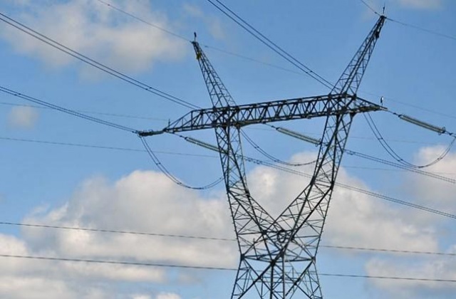 Polska energetyka stanęła na krawędzi wytrzymałości. Jak informuje Rzeczpospolita, jeszcze w grudniu w sieci zabraknie rezerwy potrzebnej na czarną godzinę.