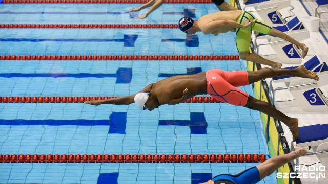 Niepełnosprawni pływacy walczą w Szczecinie. Na basenie Floating Arena ruszyły Zimowe Otwarte Mistrzostwa Polski.