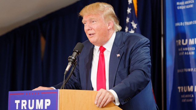 Trzeba zabronić muzułmanom wjazdu na terytorium Stanów Zjednoczonych - ten fragment oświadczenia Donalda Trumpa, miliardera ubiegającego się o nominację prezydencką wśród Republikanów, jest cytowany przez główne światowe media.