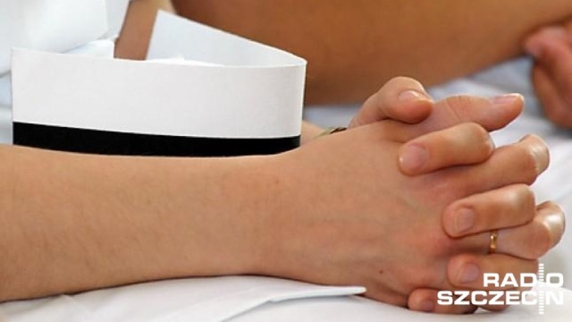 Od 1 stycznia mają wypisywać recepty na niektóre leki, ale jak na razie nie przeszły w tym kierunku żadnych szkoleń. Pielęgniarki skarżą się na nowe przepisy, dzięki którym - według planu - kolejki do specjalistów mają być krótsze.