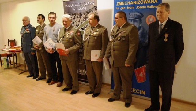 Ponad litr krwi dziennie, a w skali roku 395 litrów, oddali żołnierze z Wojskowego Klubu Honorowych Dawców w Szczecinie.