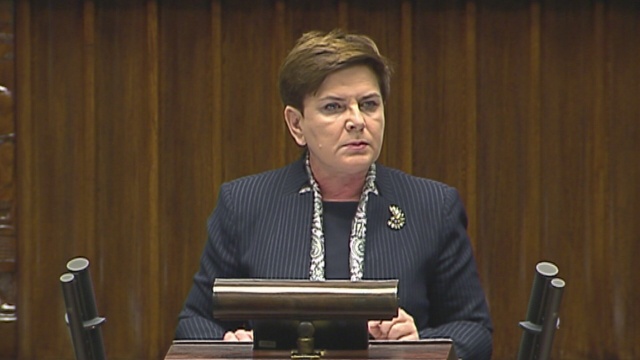 Do Świąt Bożego Narodzenia sprawa Trybunału Konstytucyjnego powinna zostać definitywnie zamknięta - mówił we wtorek w Sejmie szef klubu PiS Ryszard Terlecki.