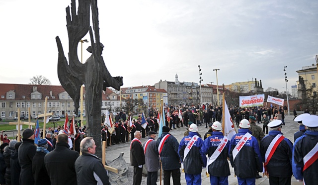 W związku z obchodami 45. rocznicy wydarzeń grudniowych w Szczecinie, wprowadzono zmiany w komunikacji miejskiej.